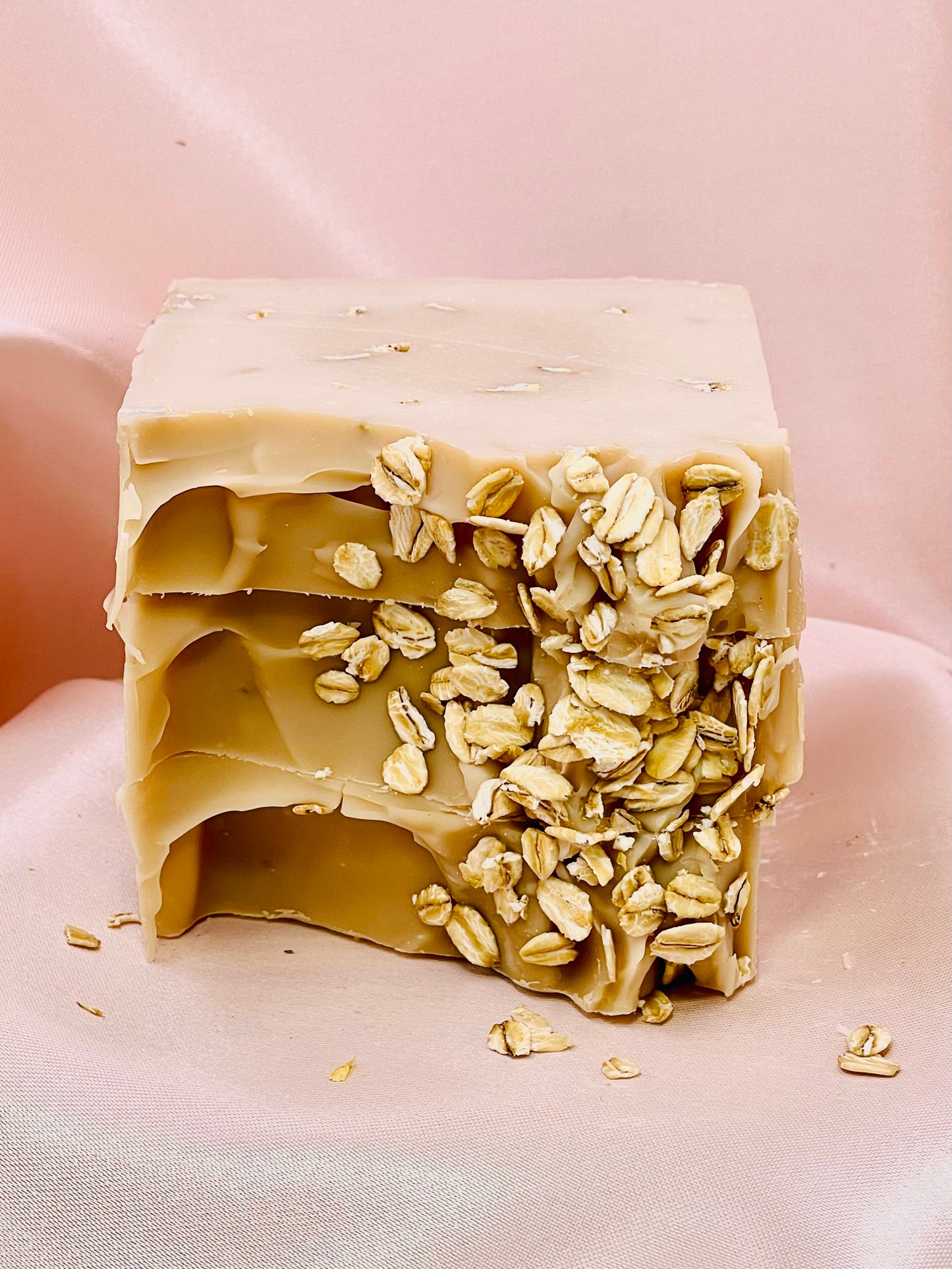 HONEY & OAT DREAM HEMP BODY SOAP